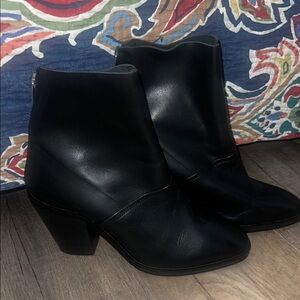 Black Leather Women’s Boots